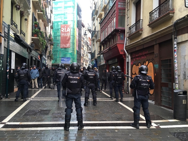 La policía acordona el casco viejo de Pamplona 