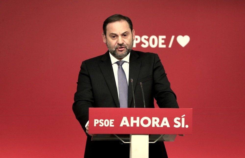 El PSOE echa balones fuera con los ERE