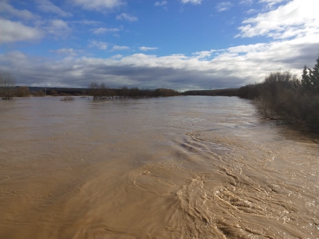 Preemergencia en torno al Ebro por posibles inundaciones