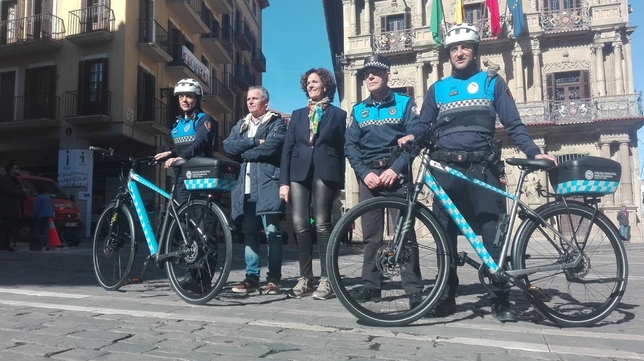 Policía Municipal se sube a la bici en Pamplona