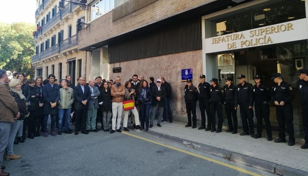 Pamplona apoya a los policías desplegados en Cataluña