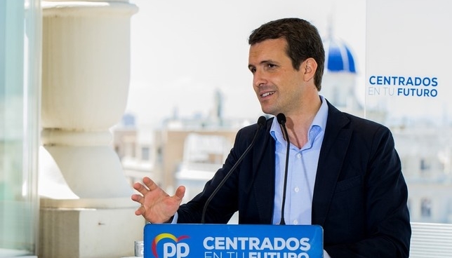 Pablo Casado critica la actitud del PSN en el Parlamento