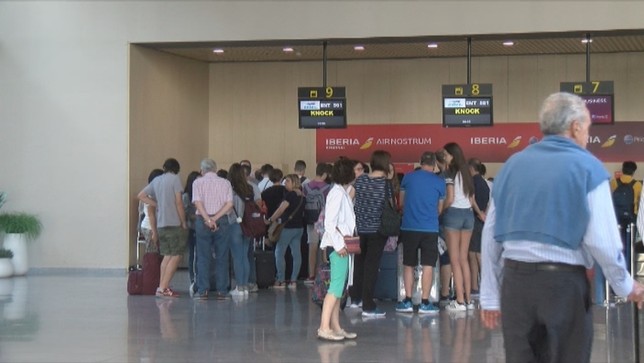 El aeropuerto de Pamplona aumenta su ritmo durante 2018