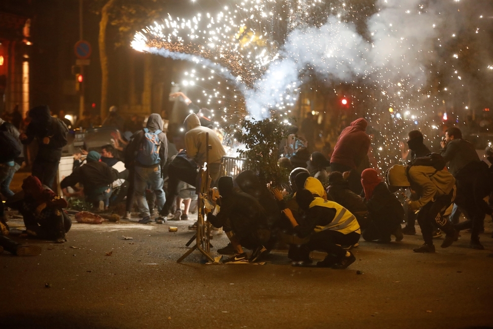 Nueva noche de violencia y disturbios en Barcelona