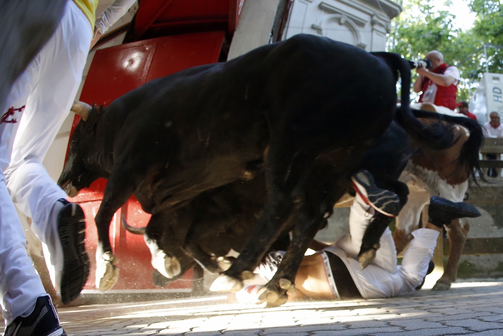 Los toros de Jandilla protagonizan el cuarto encierro de los sanfermines 2019  / JAVIER LIZÓN