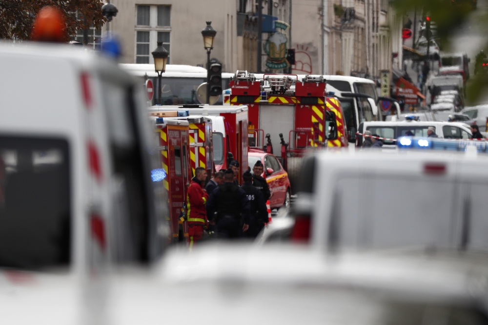 Man killed after attacking police with knife in Paris  / IAN LANGSDON
