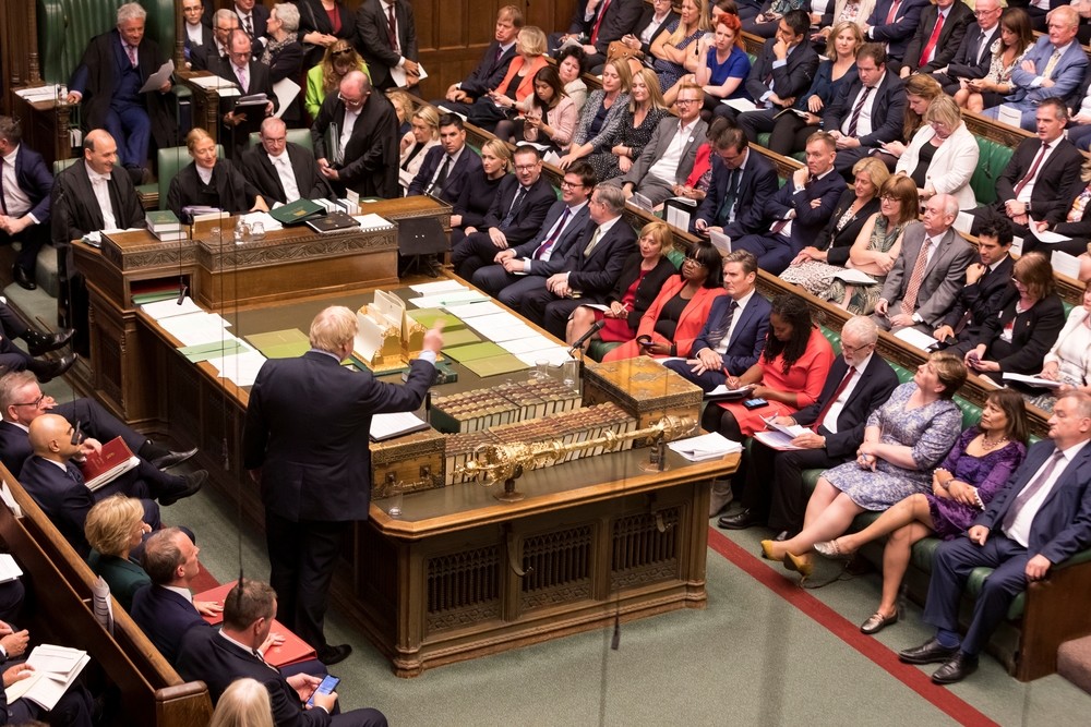 El Parlamento quita a Johnson el control sobre el Brexit