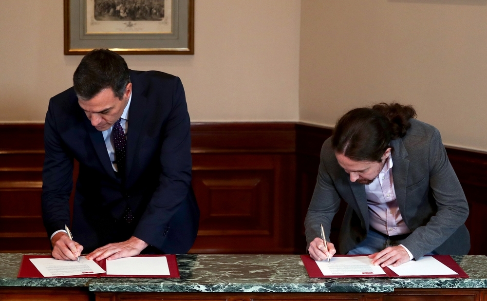 Sánchez e Iglesias firman un acuerdo de Gobierno de coalición