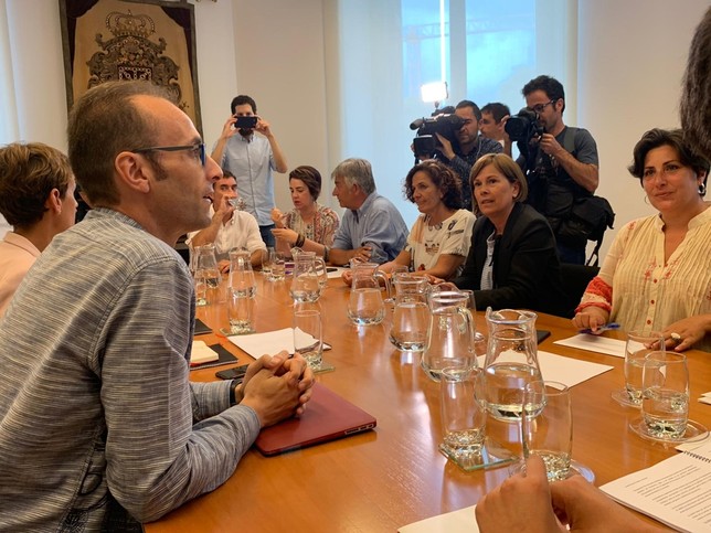 Chivite liderará un Gobierno de coalición a tres sin I-E