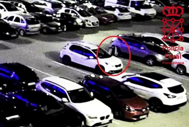 Detenido por rayar un coche tras una discusión en un parking