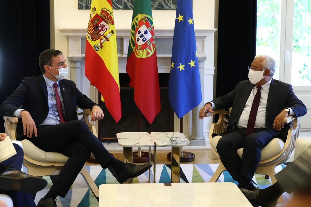 Sánchez y Costa exigen un pacto que no baje de 750.000 millo