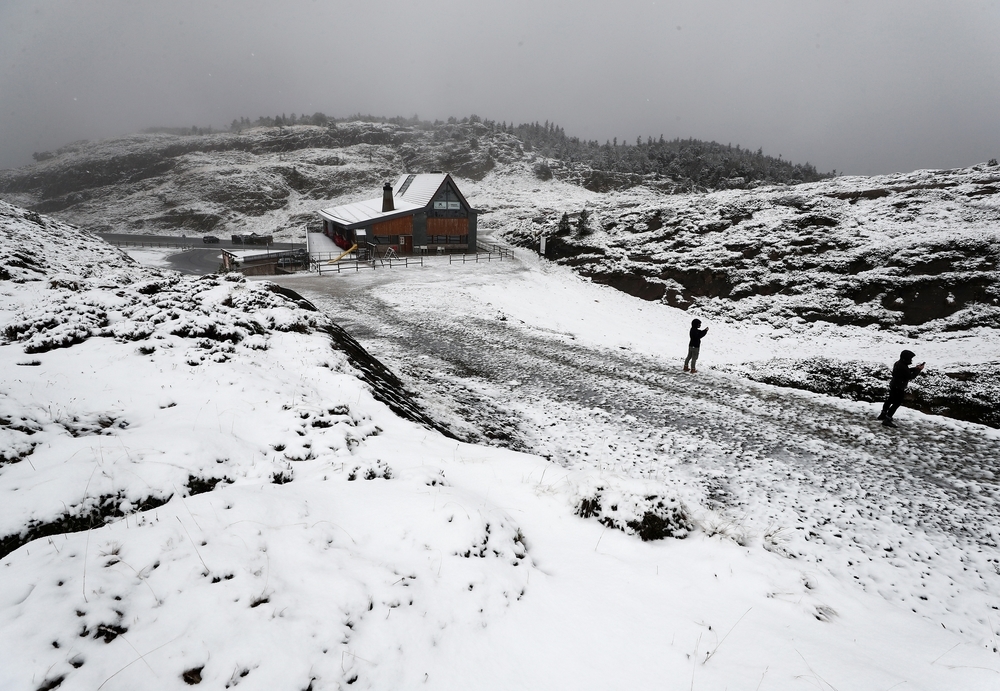 La nieve se adelanta: primeros copos en el pirineo navarro