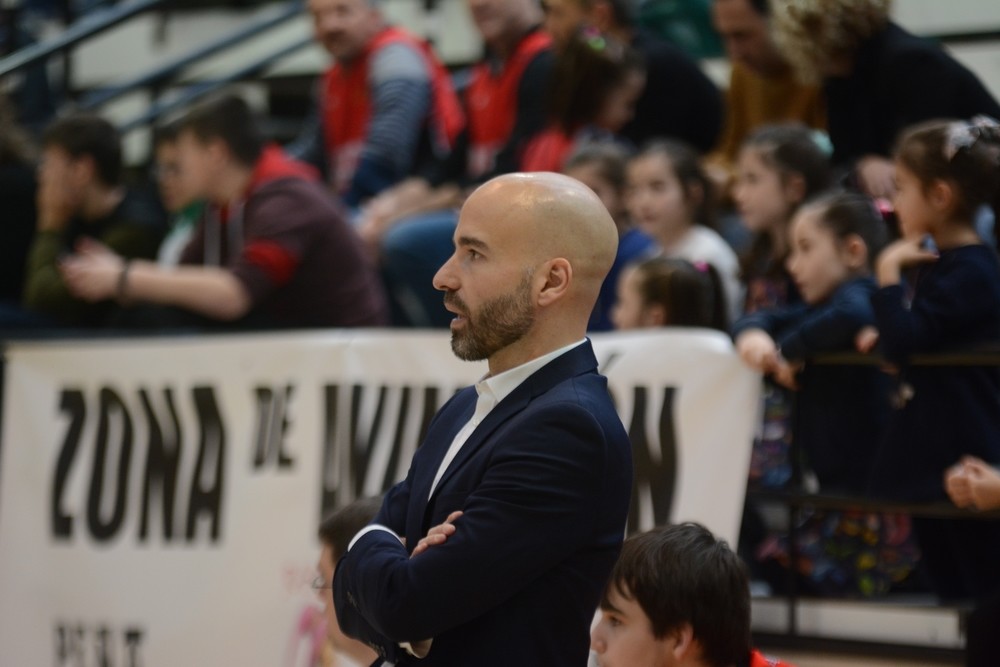 Jordi Justé se estrenó como técnico de Basket Navarra en Arrosadía.