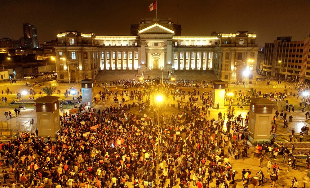 Multitudinaria protesta en Lima contra el nuevo Gobierno  / CRISTIAN OLEA
