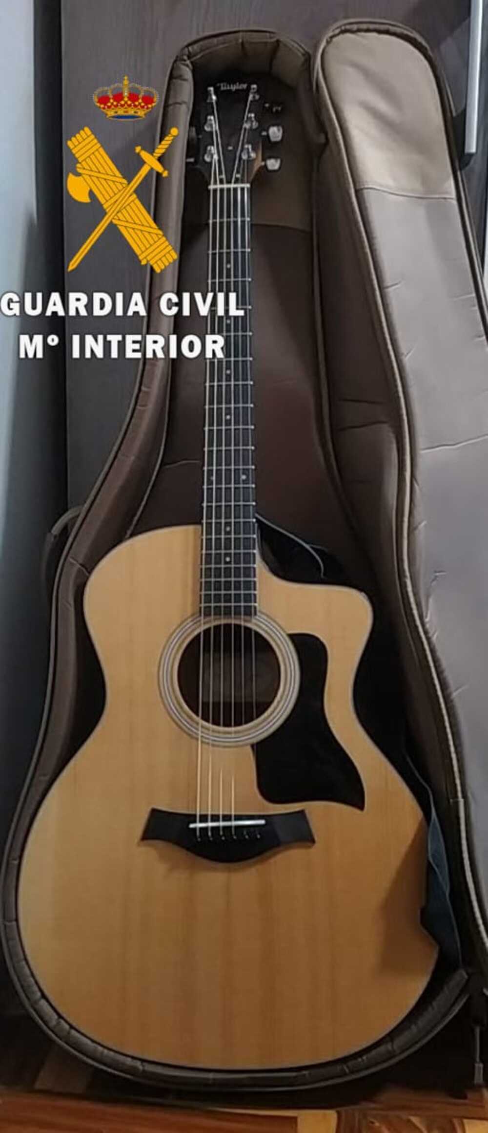 La guitarra robada del centro de acogida