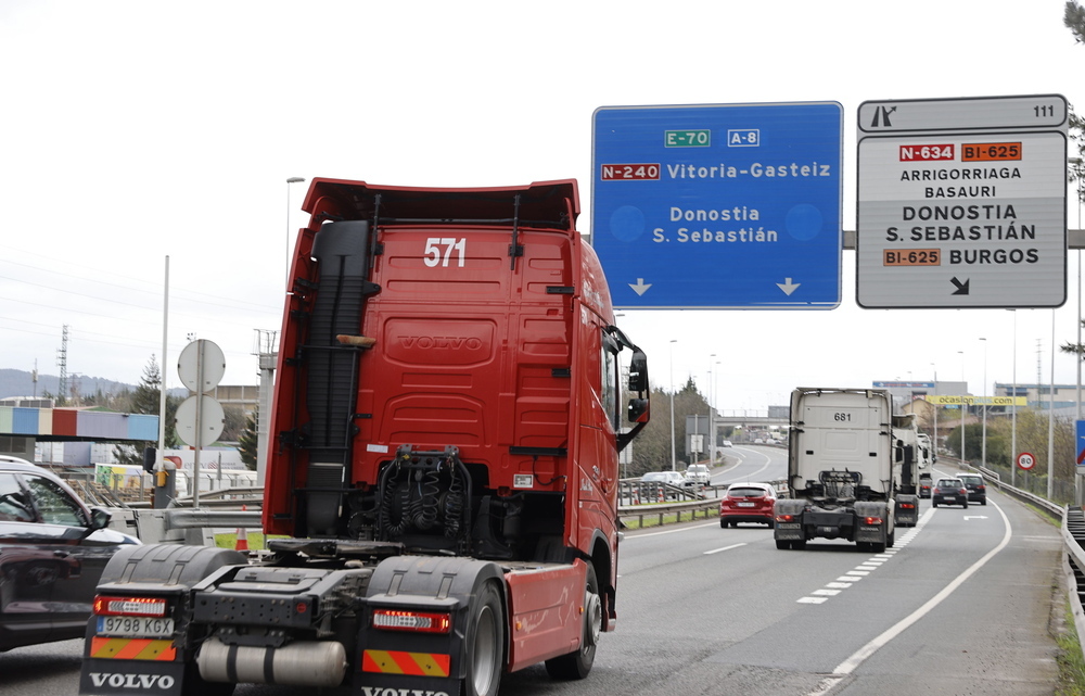 El Gobierno de Navarra ofrece diálogo a los transportistas