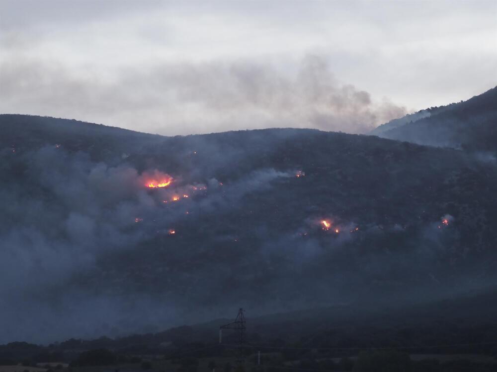 Los incendios de Leyre y Tafalla aún no están controlados 