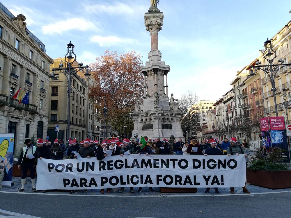 Imagen de la concentración de esta mañana frente al Palacio de Navarra