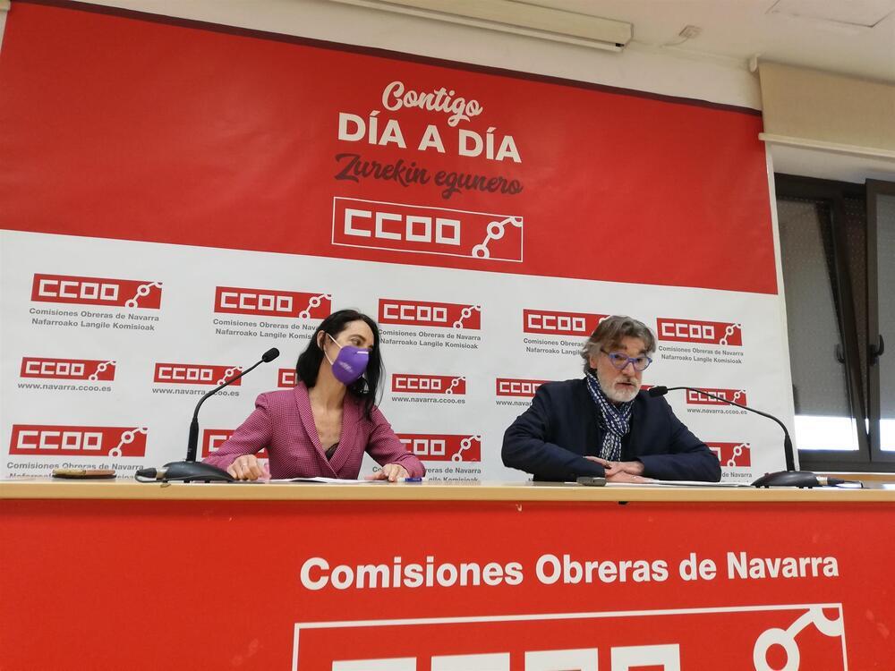 Eva Mier, secretaria de mujeres e igualdad, y Chechu Rodríguez, secretario general de CCOO Navarra