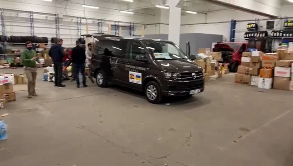Un grupo de amigos logra 6 furgones para ayudar a ucranianos