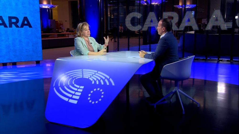 Pilar del Castillo entrevistada en el Parlamento europeo en Bruselas