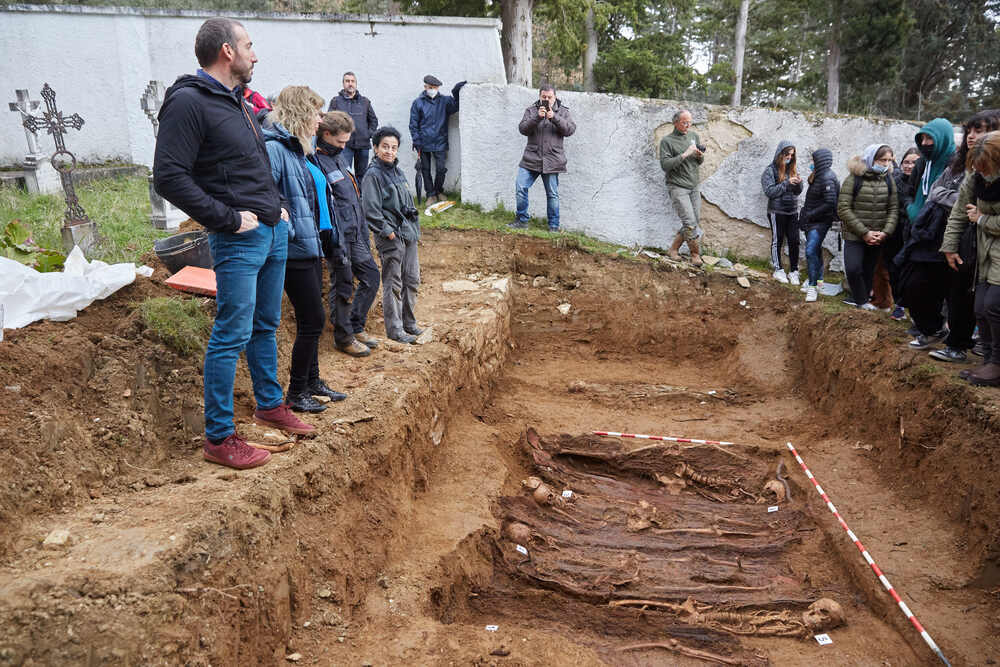 Exhumados los restos de 4 personas en Berriozar