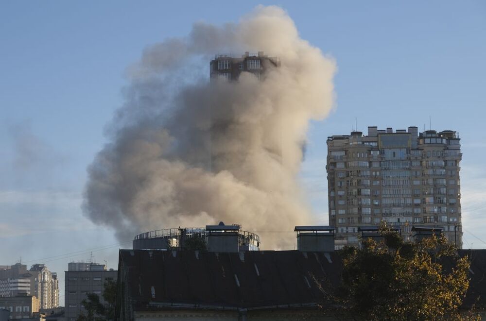 Several explosions hit the Ukrainian capital Kyiv  / VADYM SARAKHAN