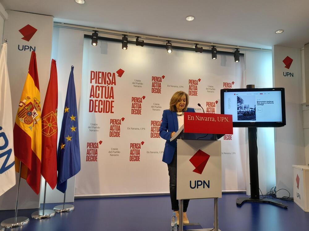 La candidata de UPN a la alcaldía de Pamplona, Cristina Ibarrola, durante la rueda de prensa
