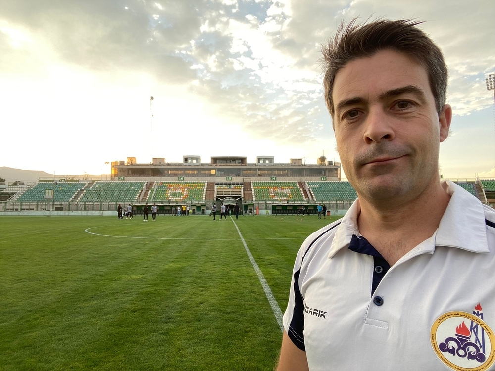 Un entrenador afincado en Azagra no puede salir de Irán
