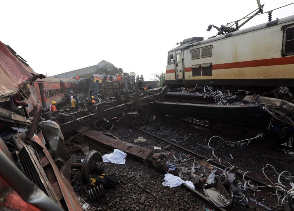 Un error humano, posible causa del choque ferroviario en la India