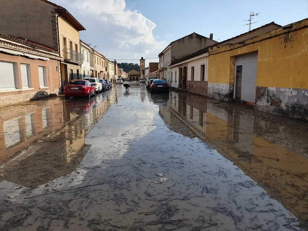 Escenas de las calles de Caparroso tras las lluvias