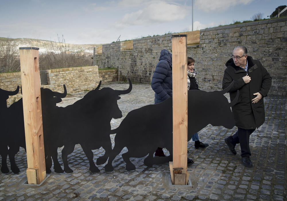 Cinco toros  esperan en los corrales de Santo Domingo