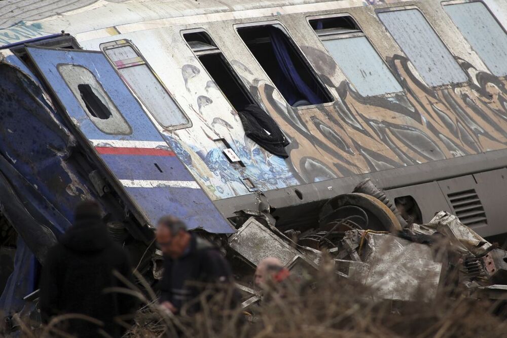 Scontro tra treni in Grecia almeno 32 morti  / ASSOCIATED PRESS/LAPRESSE