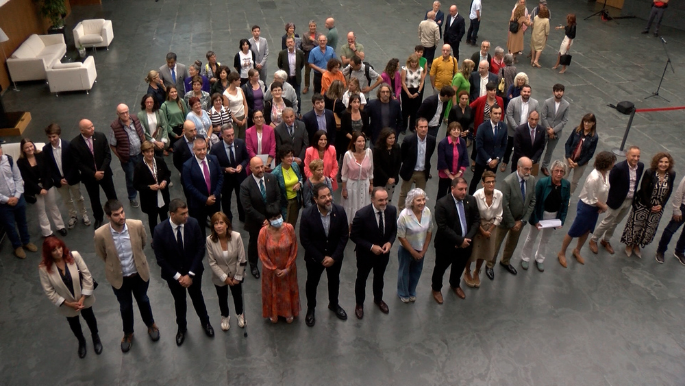 Imagen del acto organizado por el Parlamento de Navarra y AFAN con motivo del Día Mundial del Alzheimer