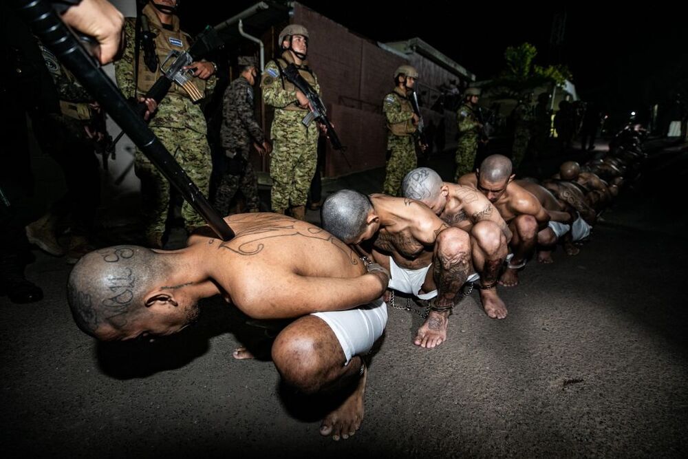 Trasladan otros 2.000 pandilleros a nueva cárcel de El Salvador, según Bukele  / GOBIERNO DE EL SALVADOR