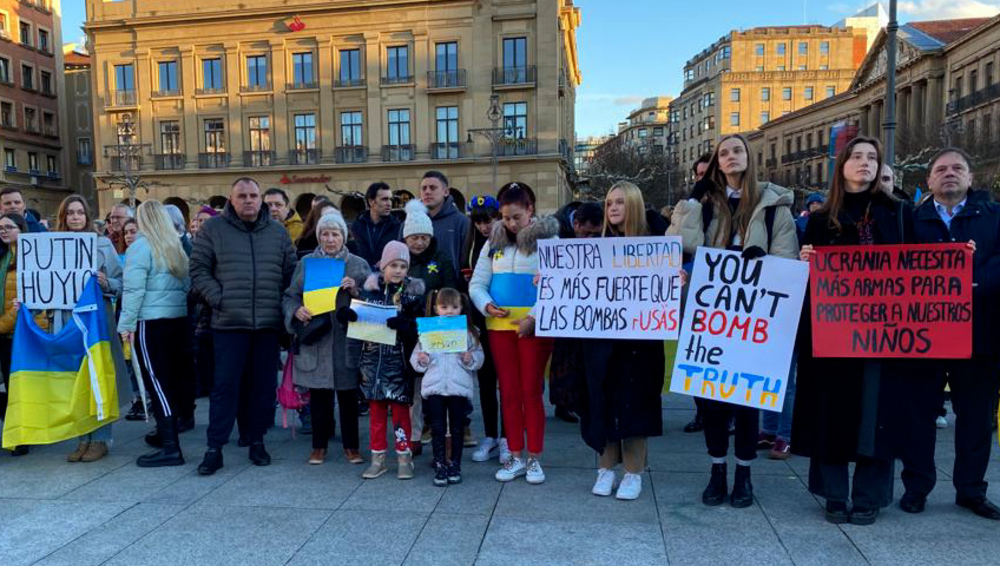 Ucranianos afincados en Navarra piden el cese de la guerra