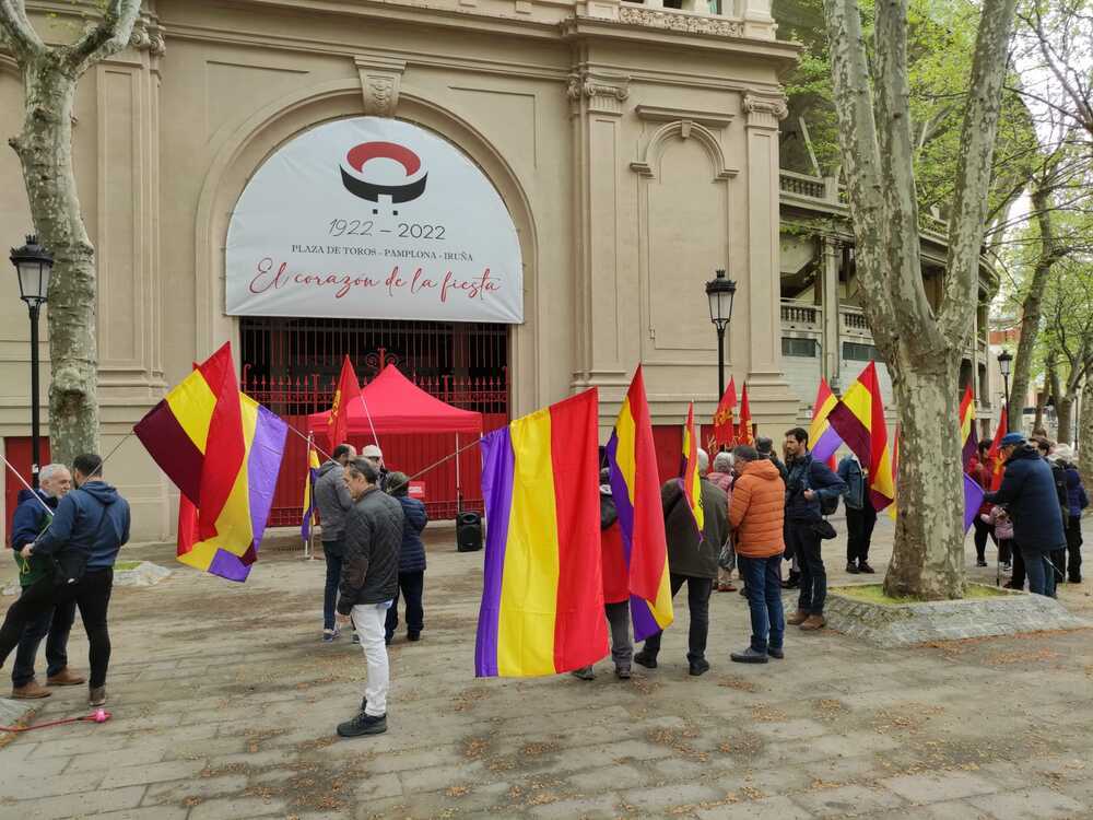 El PCE en Navarra reivindica la III República