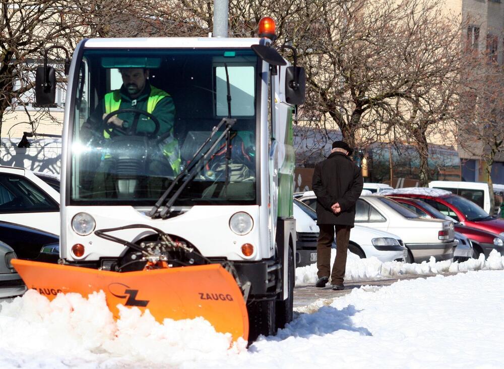 Pamplona prepara sus recursos ante la previsión de nieve