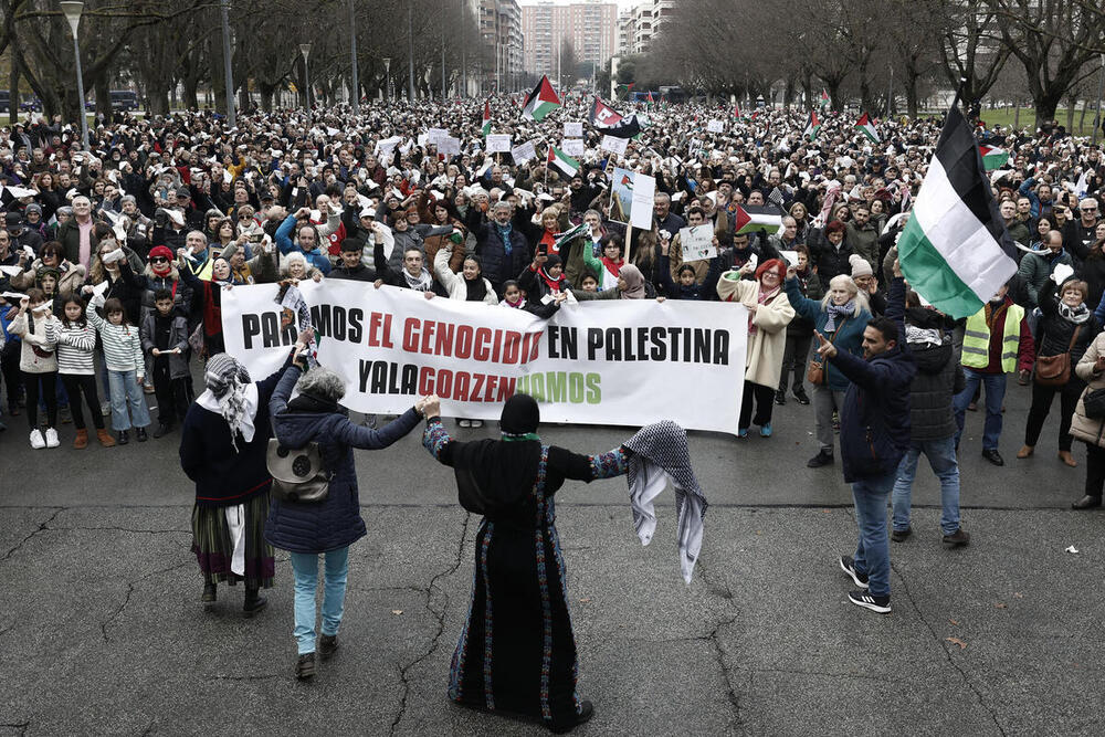 Miles de personas muestran su apoyo al pueblo palestino