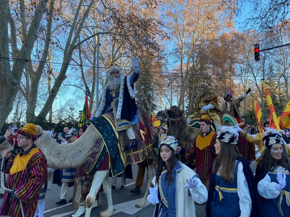 Los pajes de los Reyes Magos visitan Pamplona este martes