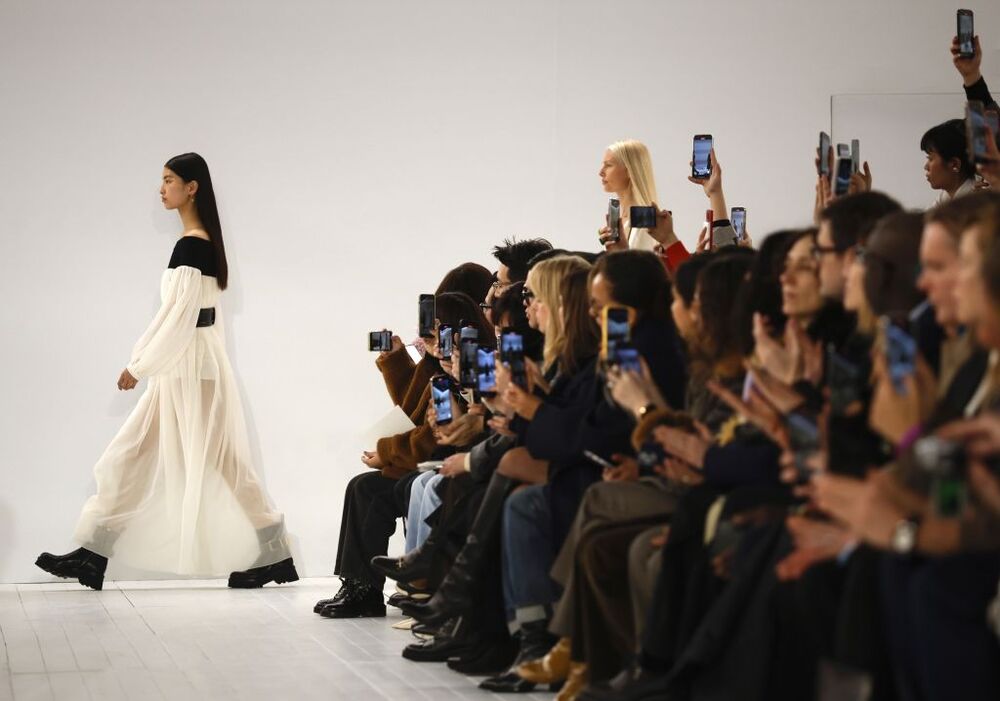 Chloe - Runway - Paris Fashion Week F/W 2023/24  / YOAN VALAT