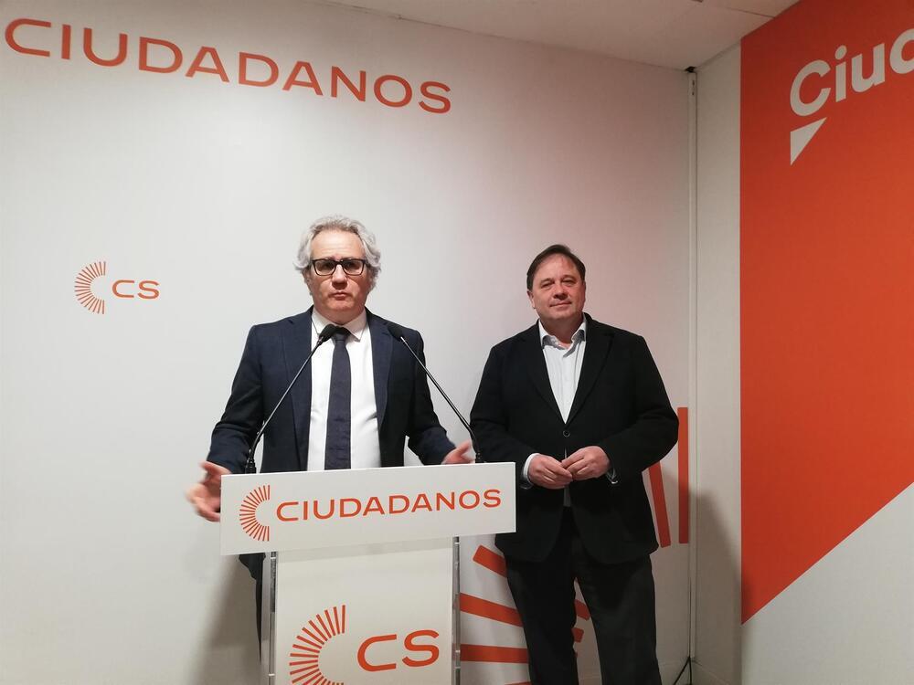 Carlos Pérez-Nievas, candidato de Ciudadanos al Parlamento de Navarra y el Ayuntamiento de Tudela; y Fernando Sesma, candidato al Ayuntamiento de Pamplona - EUROPA PRESS