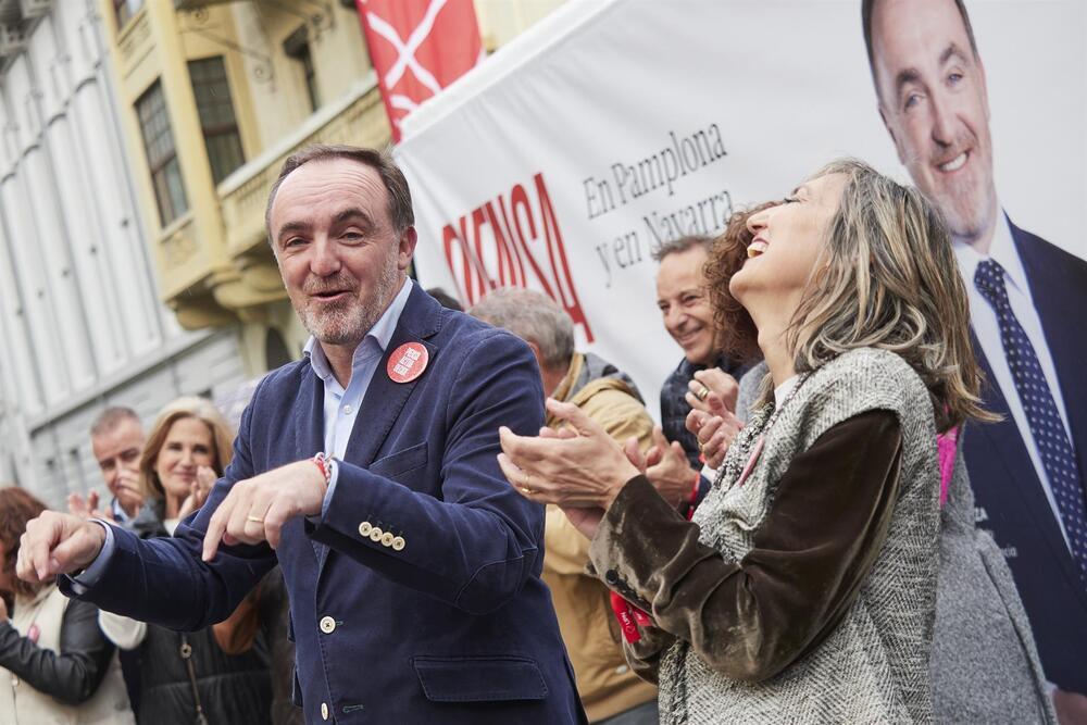 Javier Esparza y Cristina Ibarrola, candidatos de UPN a la Presidencia de Navarra y la Alcaldía de Pamplona. - EDUARDO SANZ - EUROPA PRESS