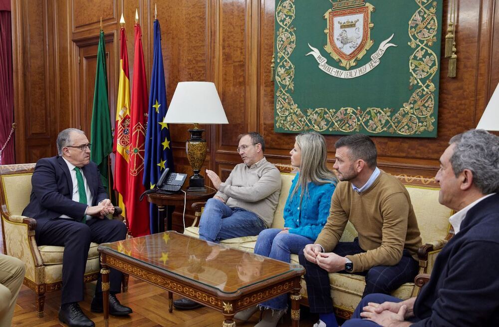 Reunión entre el alcalde de Pamplona y el de El Paso