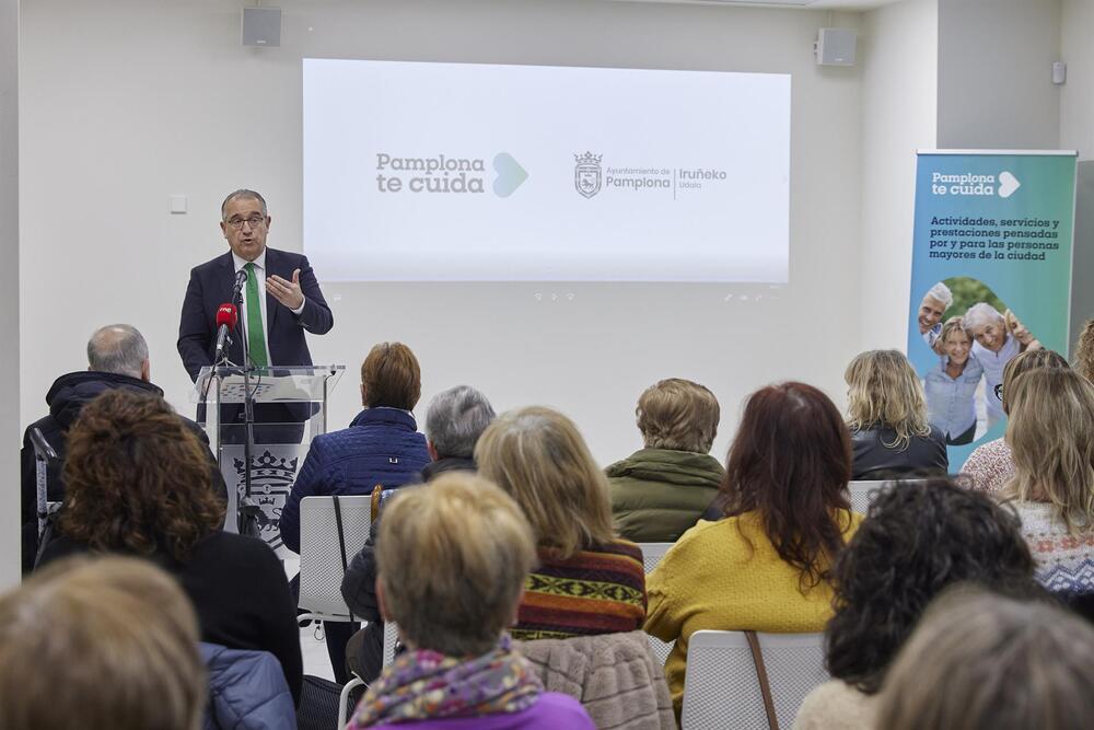 El alcalde de Pamplona, Enqrique Maya, en la presentación de la iniciativa 