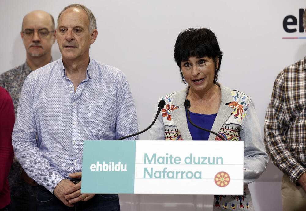 La candidata de EH Bildu a la Presidencia del Gobierno de Navarra, Laura Aznal, comparece para valorar los resultados electorales al Parlamento de Navarra. EFE/ Jesús Diges
