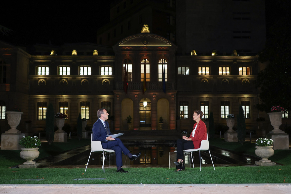 La Presidenta responde en una entrevista concedida a Navarra Televisión