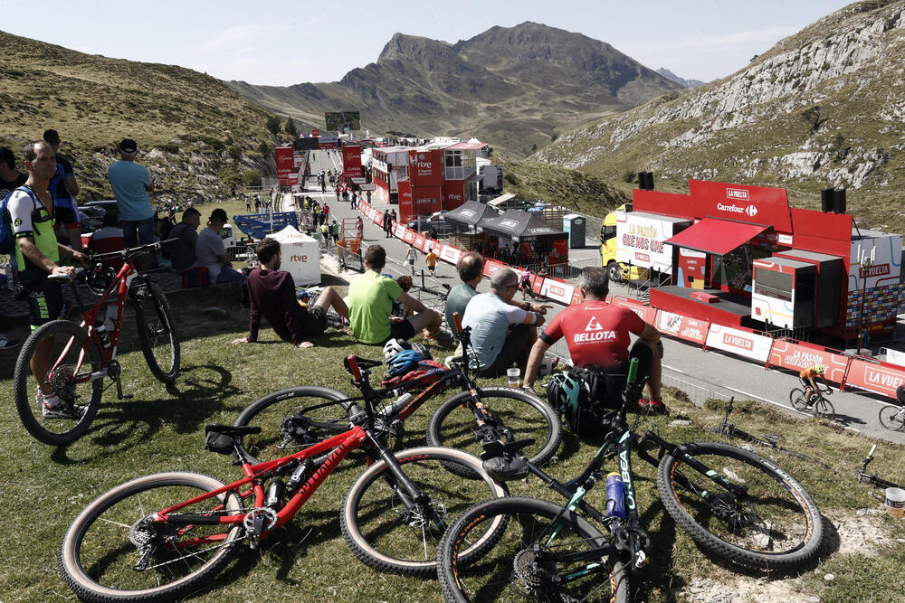Belagua recibe a la Vuelta, que mañana saldrá de Pamplona