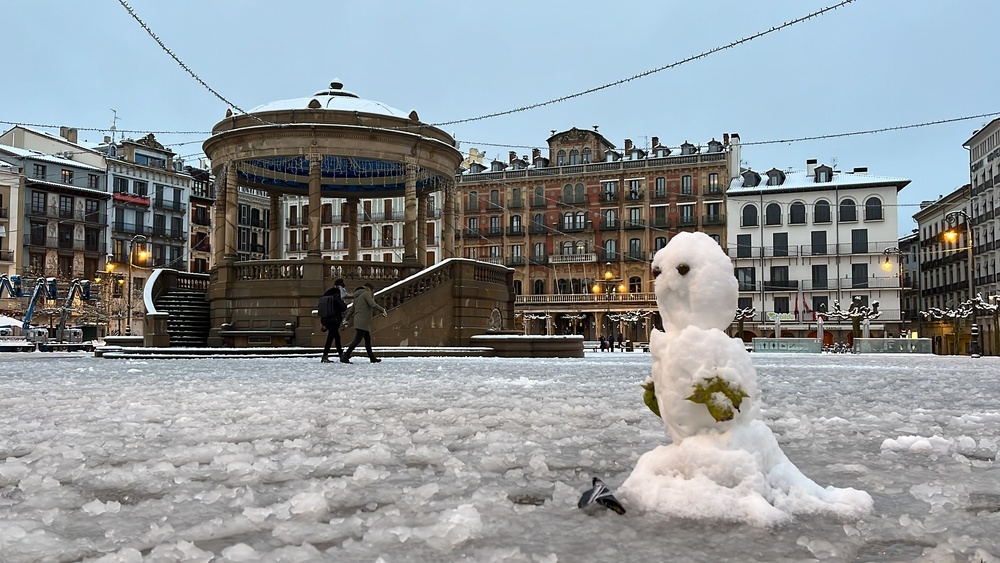 GALERÍA| Las mejores fotos de Pamplona teñida de blanco