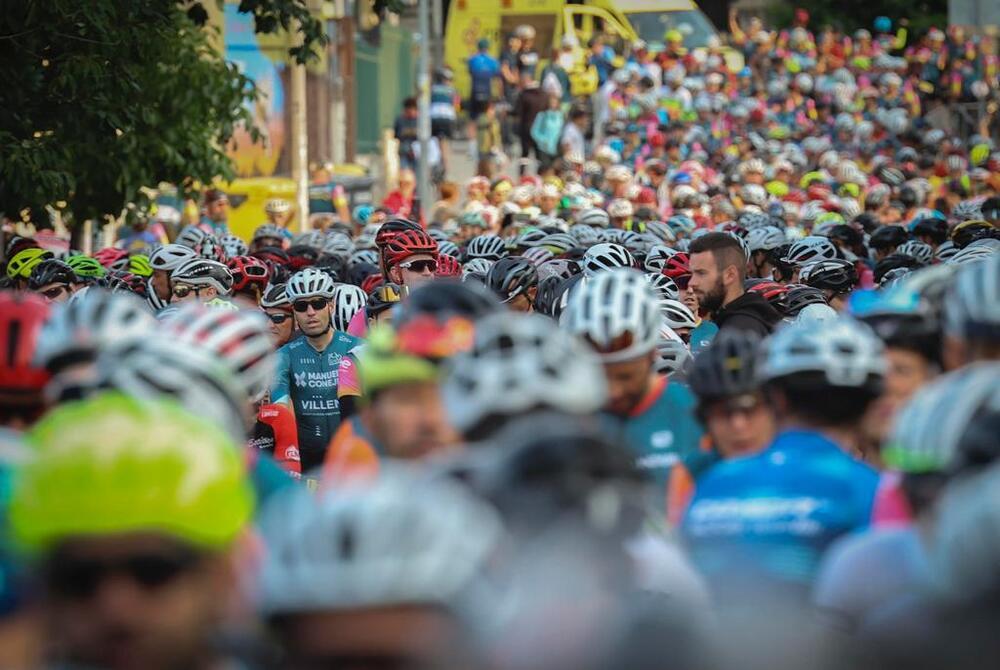 Más de 1.300 ciclistas se citan en ‘La Induráin’